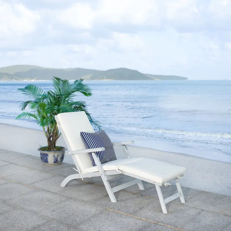 SAFAVIEH Outdoor Living Palmdale Lounge Chair - 22W x 56D x 36H
