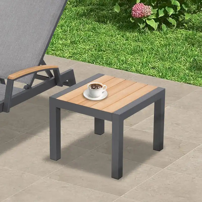 Table d'appoint d'extérieur en aluminium avec plateau en bois de teck