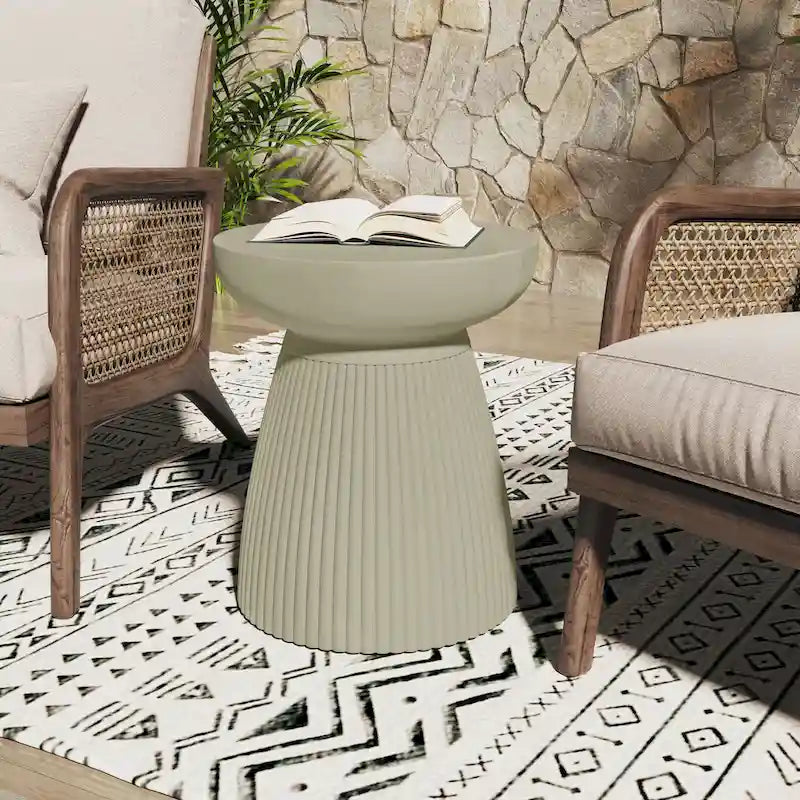 Table d'appoint Ryan Outdoor MGO de Christopher Knight Home - 20 po H