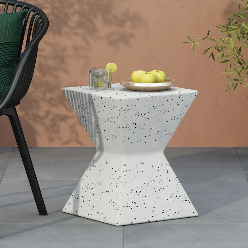 Table d'appoint carrée d'extérieur moderne en Mgo Rowan par Christopher Knight Home - 14,75L x 14,75l x 18,25H