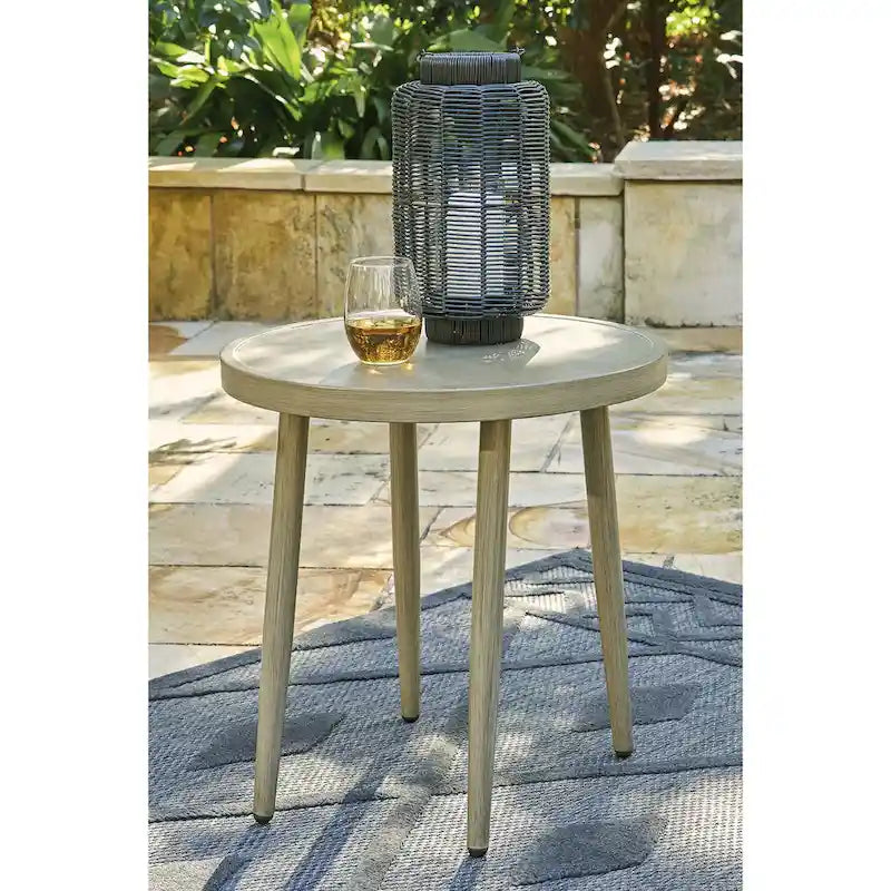 Signature Design by Ashley Swiss Valley Brown, ensemble de 3 tables d'appoint d'extérieur - 48 L x 30 P x 18 H