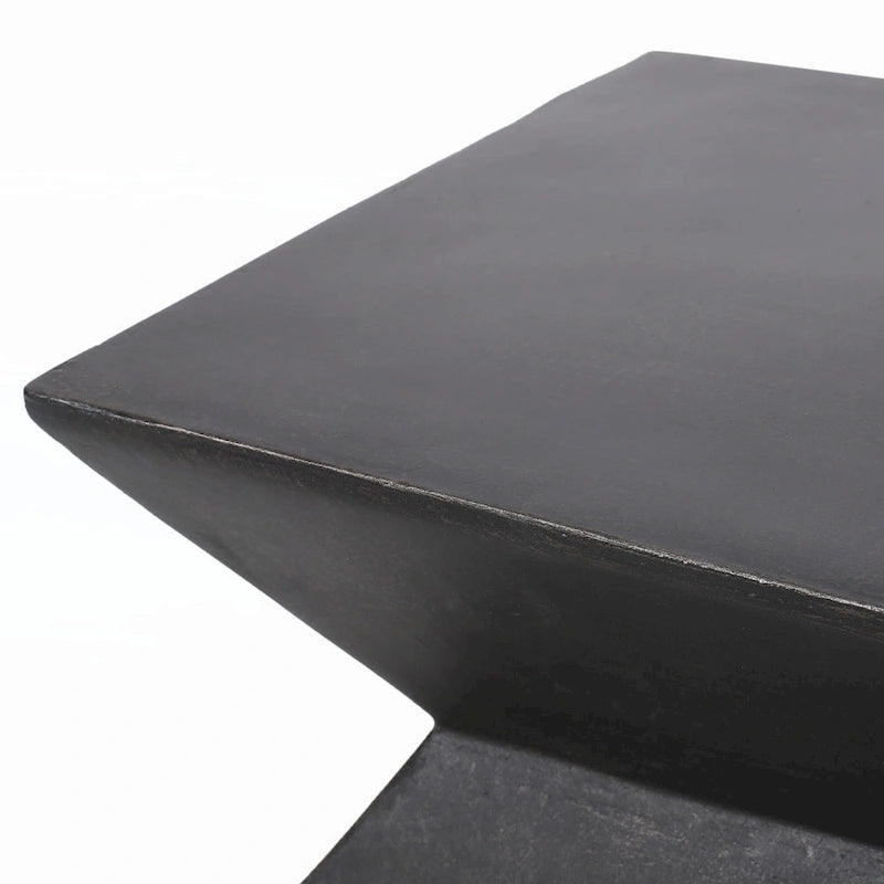 Table d'appoint extérieure légère en béton