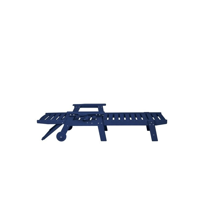 Ensemble de patio 3 pièces : 2 chaises longues surdimensionnées (5 positions, roues, porte-gobelet) + table d'appoint, aspect bois résistant aux intempéries.
