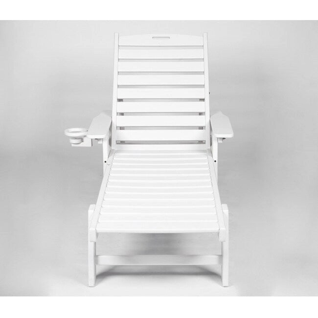 Ensemble de patio 3 pièces : 2 chaises longues surdimensionnées (5 positions, roues, porte-gobelet) + table d'appoint, aspect bois résistant aux intempéries.