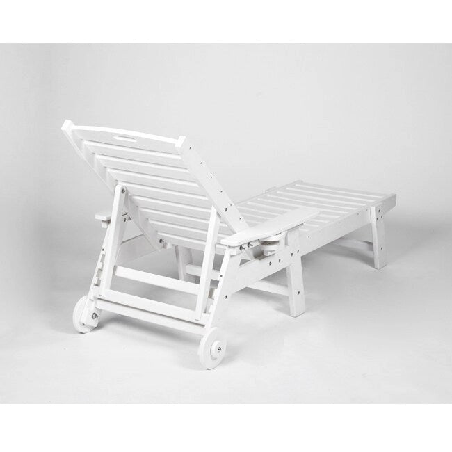 Ensemble de patio 3 pièces : 2 chaises longues surdimensionnées (5 positions, roues, porte-gobelet) + table d'appoint, aspect bois résistant aux intempéries.