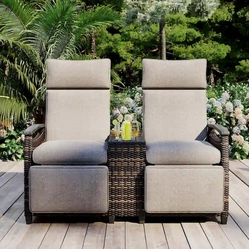 Canapé de jardin inclinable avec table de rangement intégrée, transat d'extérieur en osier à dossier réglable pour pelouse, jardin