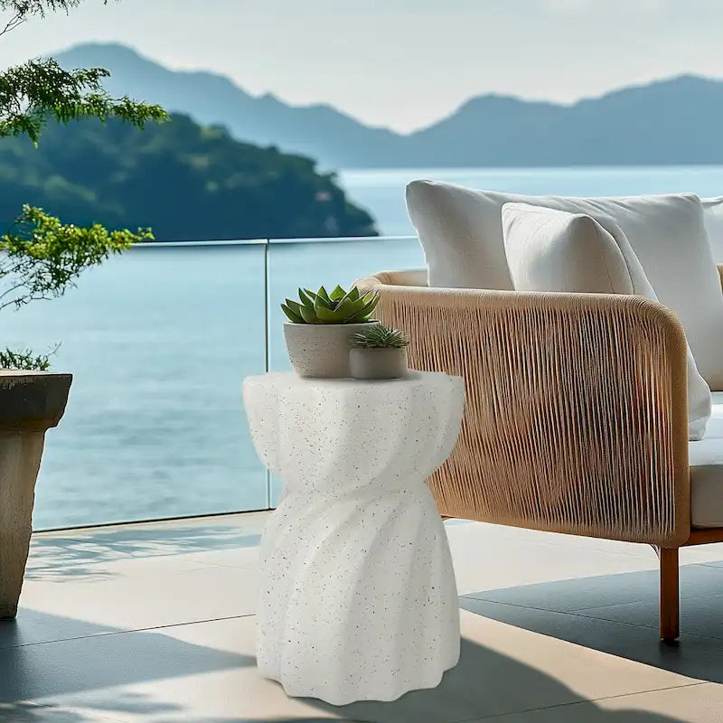 Table d'appoint de terrasse fantaisie en béton léger
