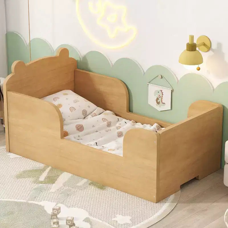 Lit au sol en forme d'ours Okak pour les 3-6 ans, cadre de lit pour tout-petits avec barrière de sécurité, lit pour enfants en forme d'animal mignon