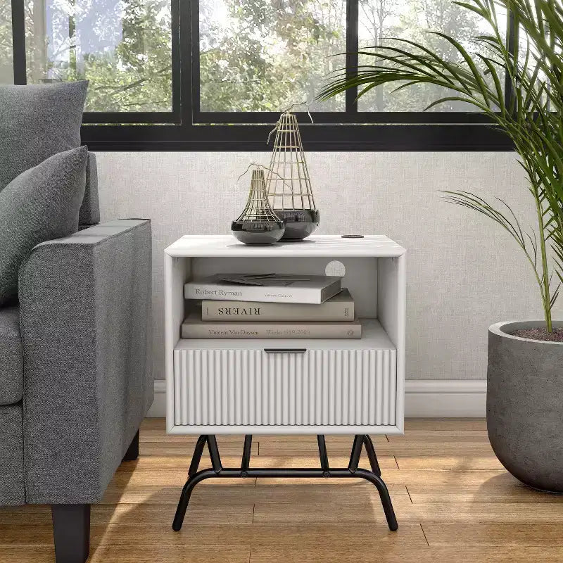 Table d'appoint moderne 1 tiroir avec ports USB et étagère, 45 cm