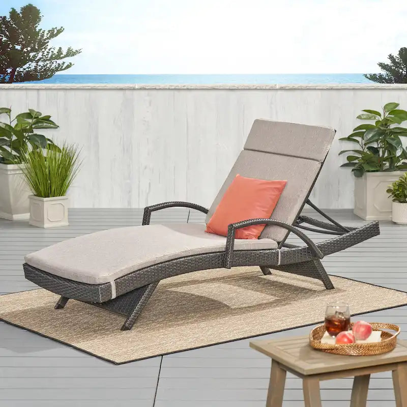 Toscana, chaise longue de jardin en osier avec coussins et accoudoirs, par Christopher Knight Home