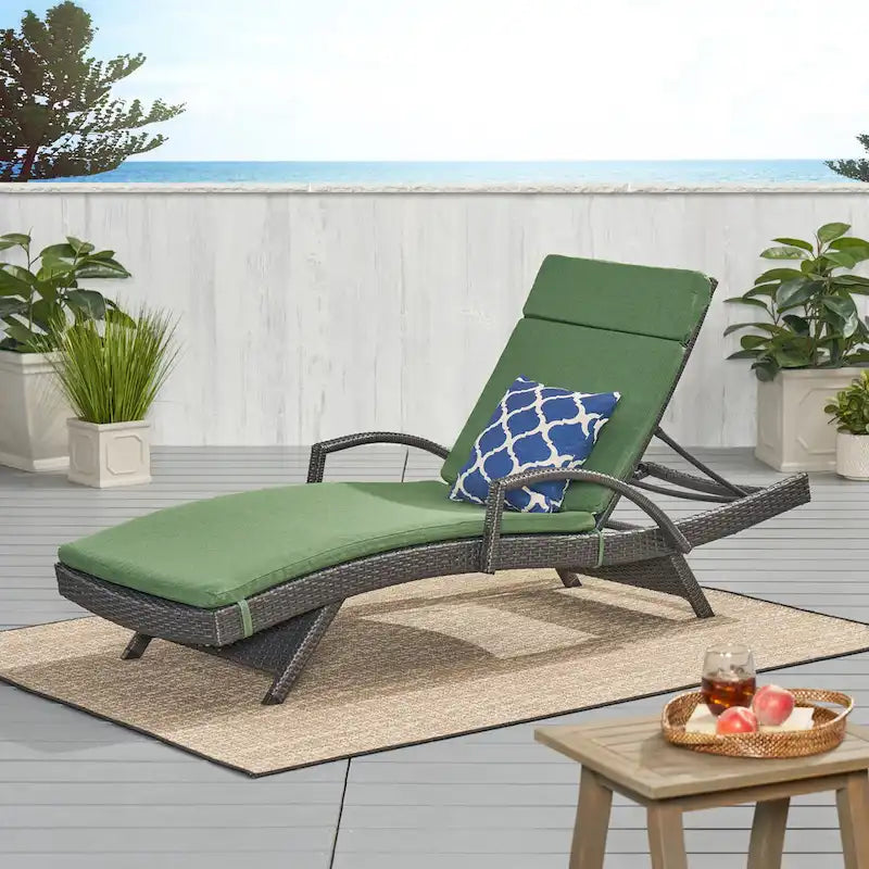 Toscana, chaise longue de jardin en osier avec coussins et accoudoirs, par Christopher Knight Home