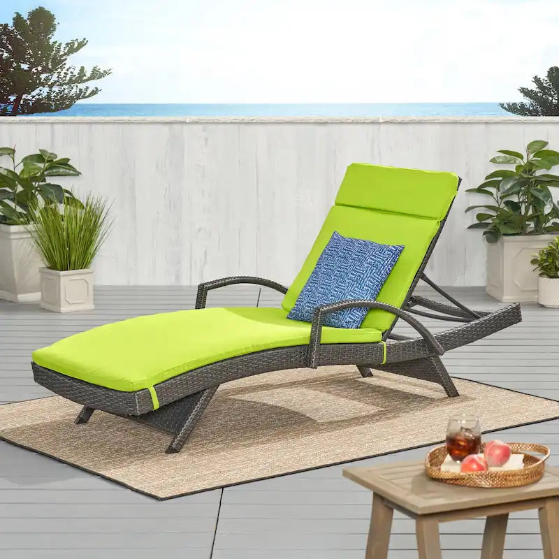 Toscana, chaise longue de jardin en osier avec coussins et accoudoirs, par Christopher Knight Home