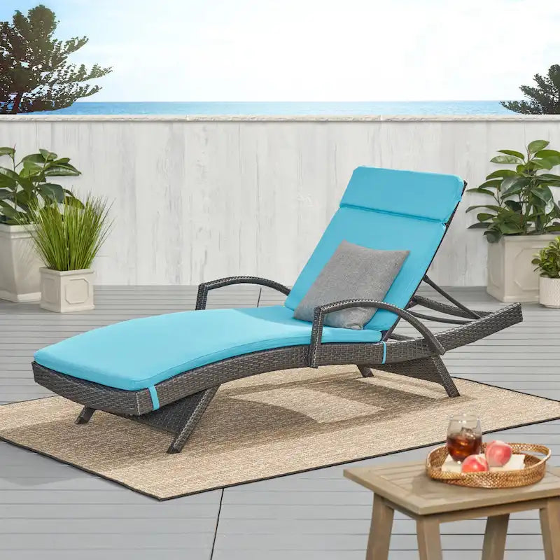 Toscana, chaise longue de jardin en osier avec coussins et accoudoirs, par Christopher Knight Home