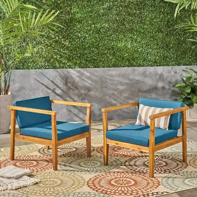 Chaises Club d'extérieur Newbury en bois d'acacia avec coussins (lot de 2) par Christopher Knight Home