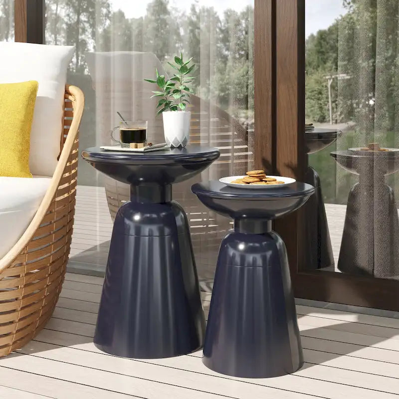 Tables d'appoint extérieures en métal Pelon (lot de 2) par Christopher Knight Home