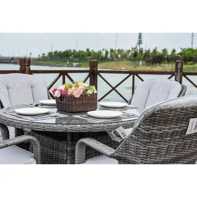 Ensemble de salle à manger rond en osier 5 pièces avec 4 fauteuils pour patio
