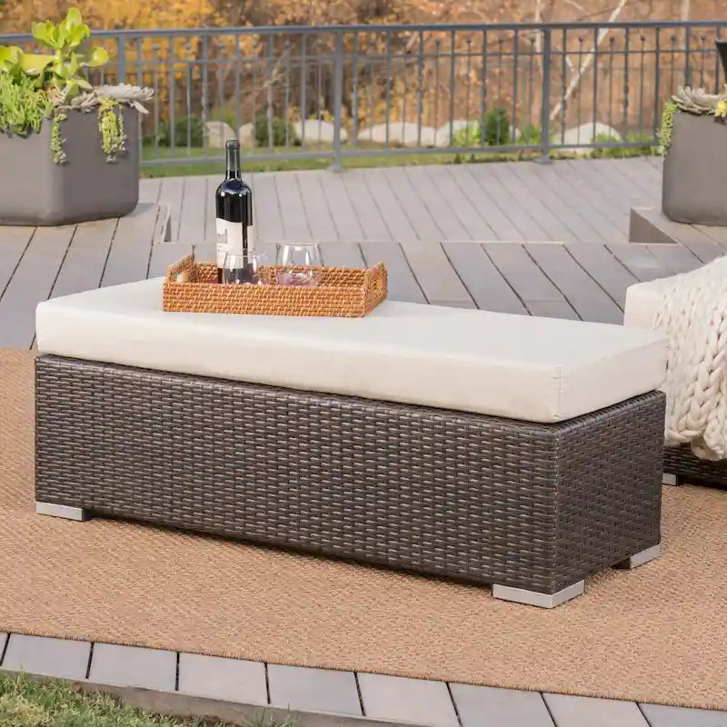 Banc d'extérieur en osier Santa Rosa avec coussin par Christopher Knight Home