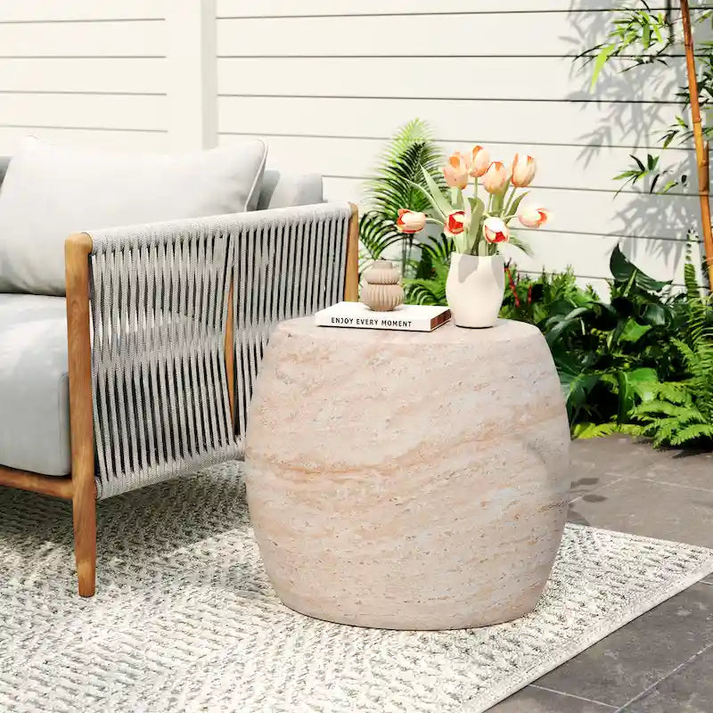 Table d'appoint en béton léger Gatsby de Christopher Knight Home