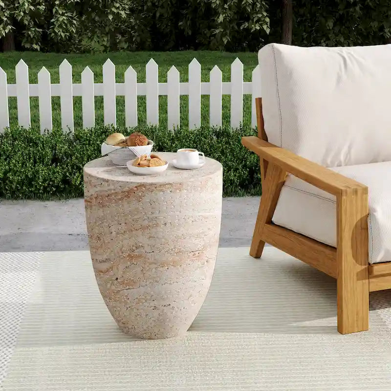 Table d'appoint d'extérieur légère en béton Inkwood par Christopher Knight Home