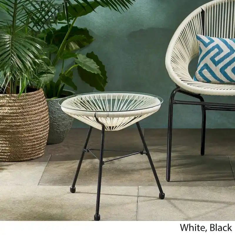 Table d'appoint d'extérieur moderne en osier Nusa avec plateau en verre trempé par Christopher Knight Home
