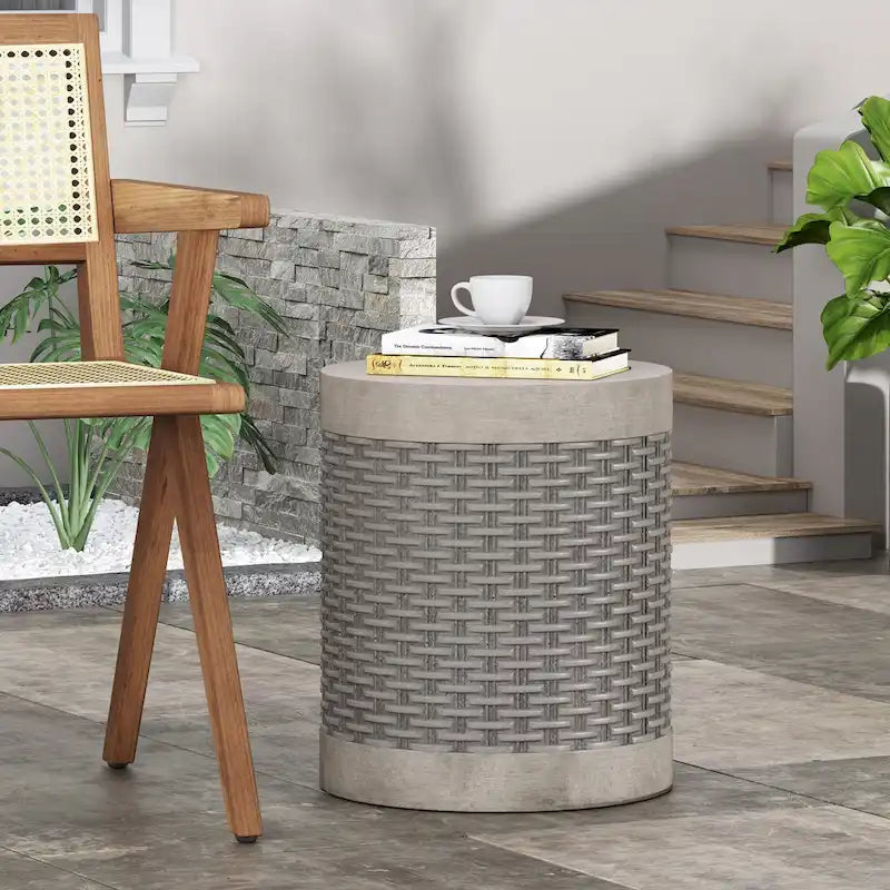 Table d'appoint Camino Outdoor en béton léger par Christopher Knight Home