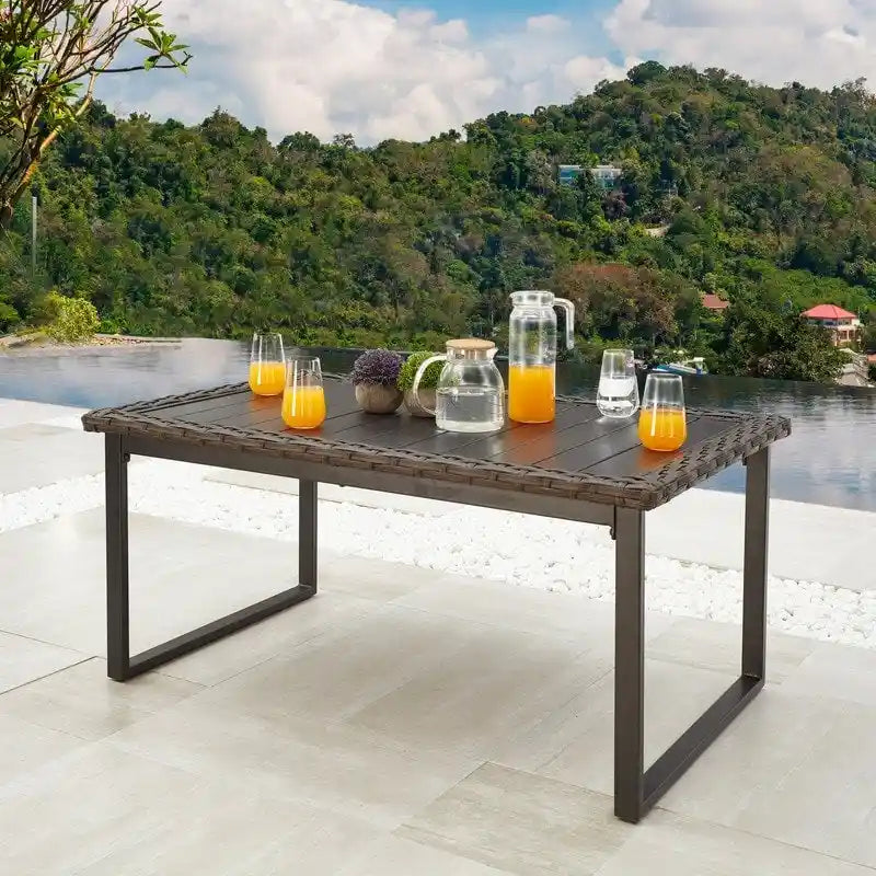 Table basse en osier cinq pièces pour l'extérieur Patio Festival