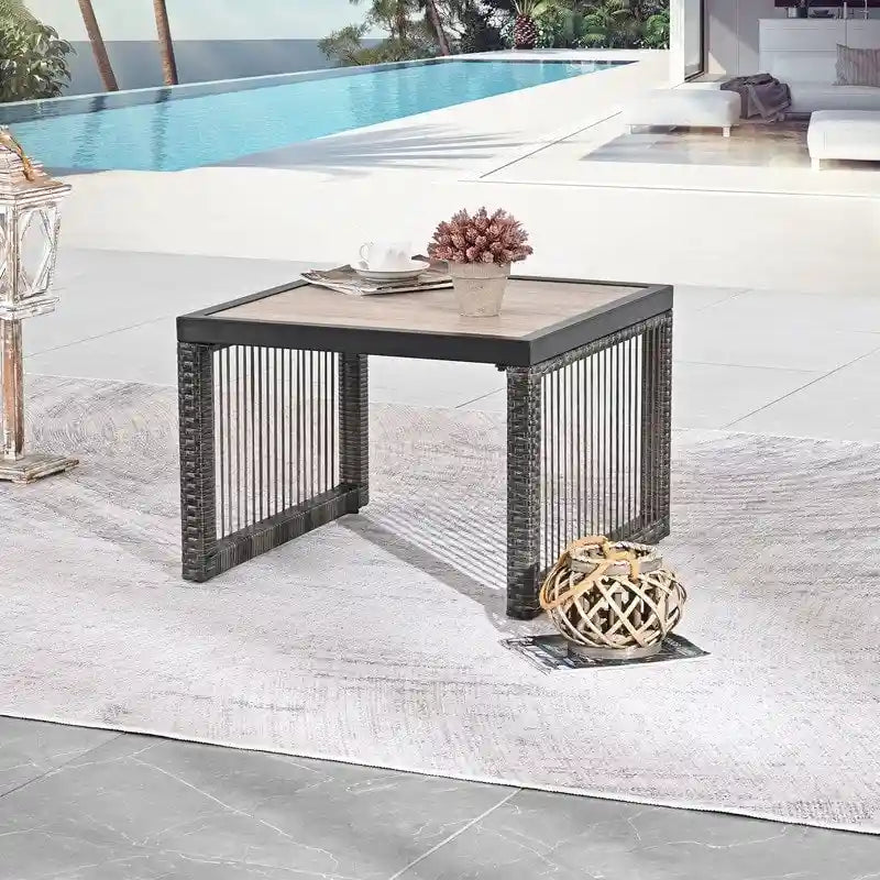 Table basse de patio en osier et métal