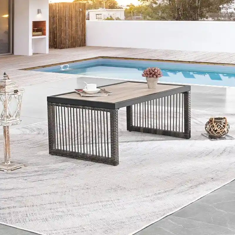 Table basse de patio en osier et métal