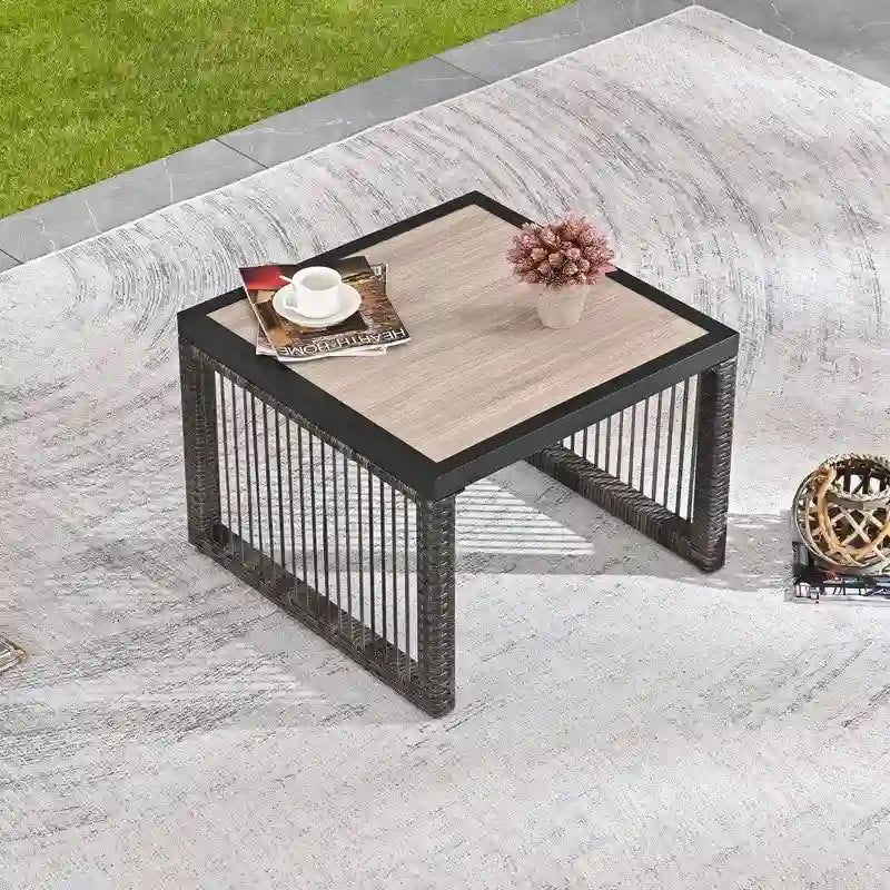 Table basse de patio en osier et métal