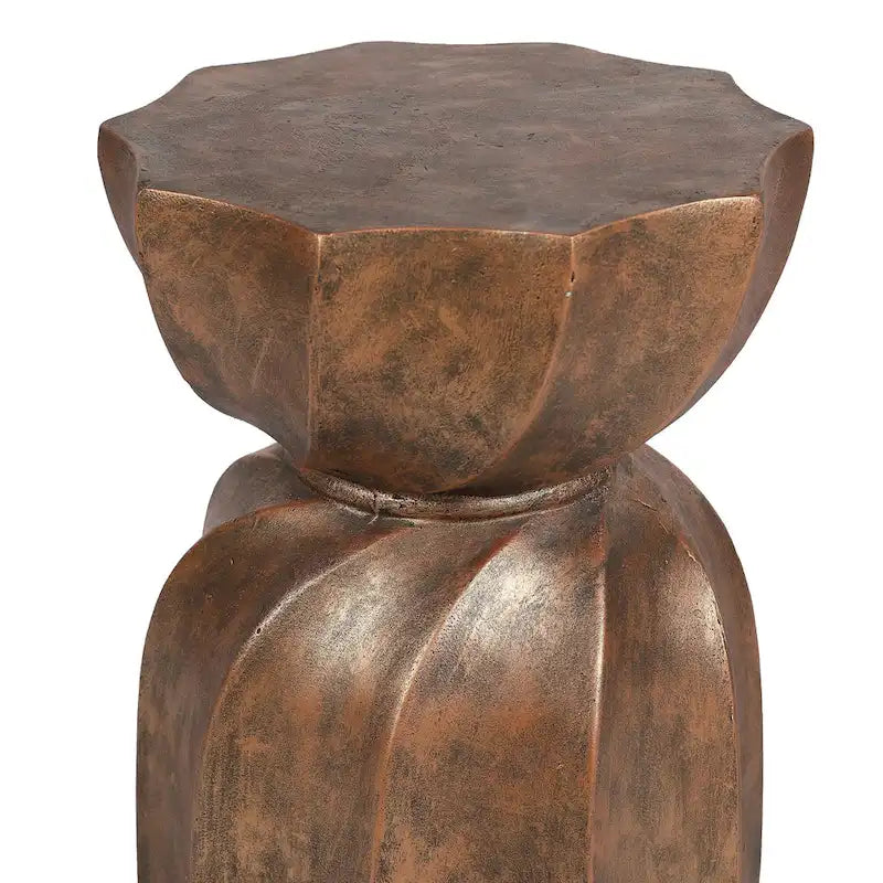 Table d'appoint et de bout ronde en ciment Hourglass, pour l'intérieur et l'extérieur