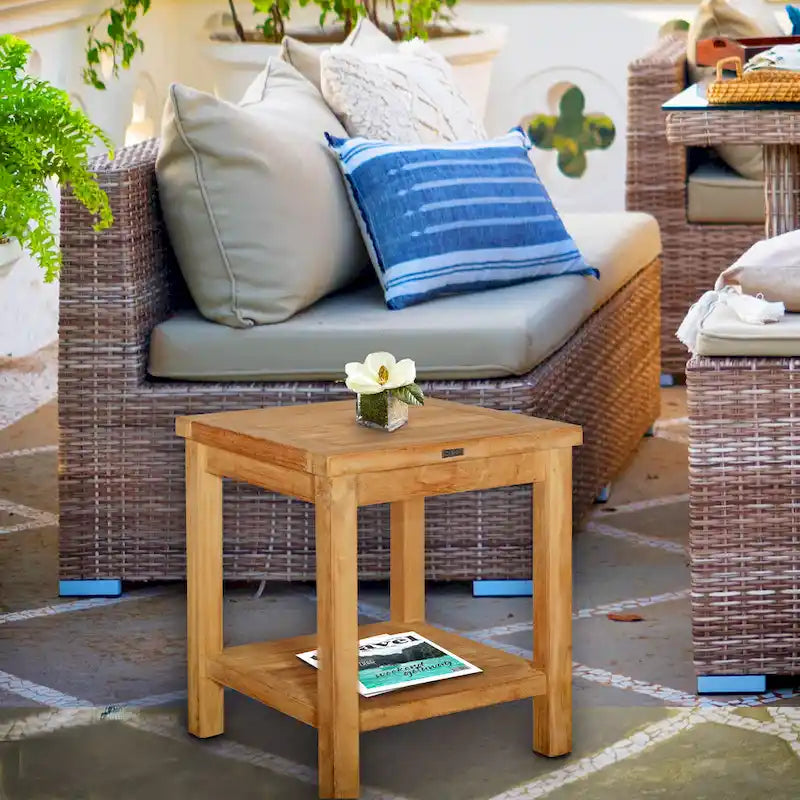 Table d'appoint d'extérieur en teck avec étagère Seven Seas Teak Panama