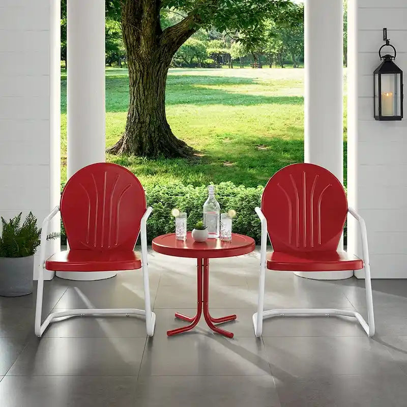 Ensemble de conversation extérieur 3 pièces en métal Crosley Griffith – Deux chaises au fini rouge avec table d'appoint au fini blanc