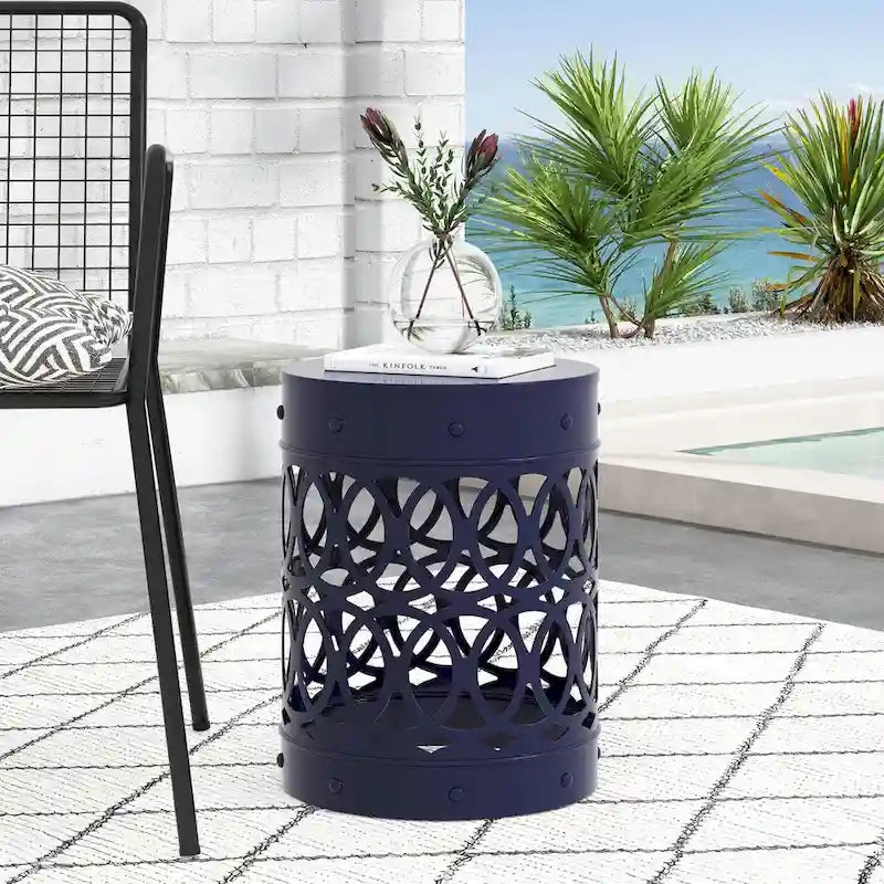 Table d'appoint en métal de style ajouré en fer forgé pour l'extérieur, par Christopher Knight Home