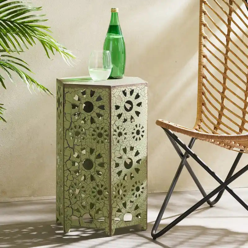 Table d'appoint d'extérieur de 14 po Table d'appoint florale par Christopher Knight Home
