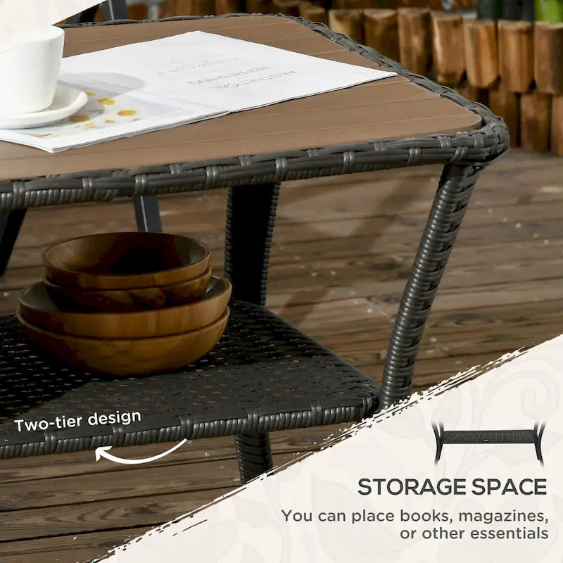 Table basse de patio en rotin PE avec étagère de rangement, table d'appoint d'extérieur à 2 niveaux avec plateau en composite bois-plastique
