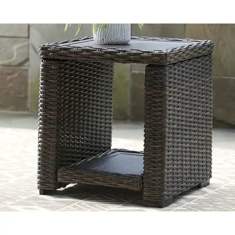 Table basse d'extérieur Signature Design by Ashley Grasson Lane marron avec 2 tables d'appoint