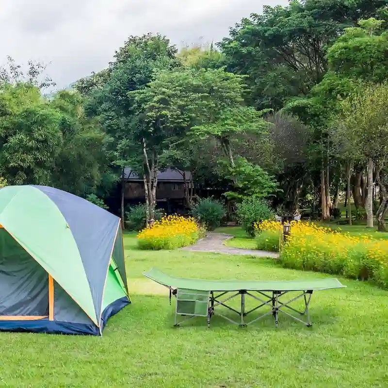 Lit de camp portable avec matelas
