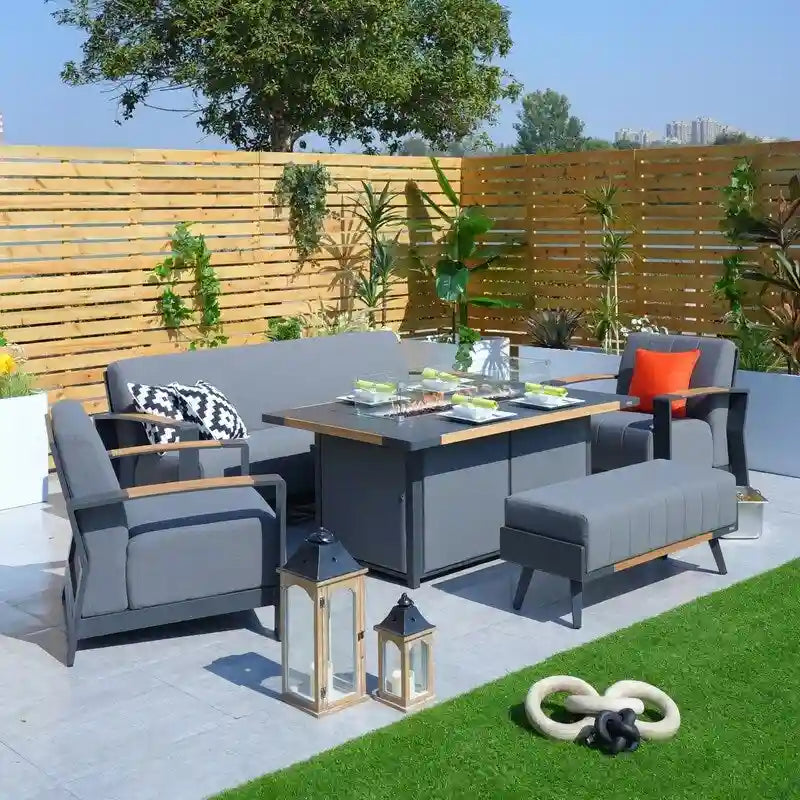 Ensemble de conversation en acrylique pour patio avec table brasero et barbecue