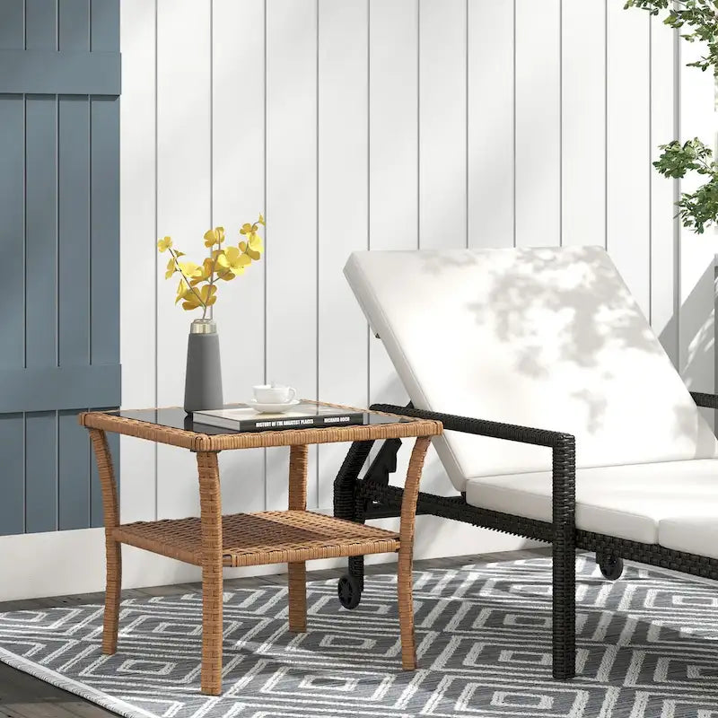 Table d'appoint en rotin, table d'appoint d'extérieur avec étagère de rangement, cadre carré en aluminium, table basse avec plateau en verre trempé