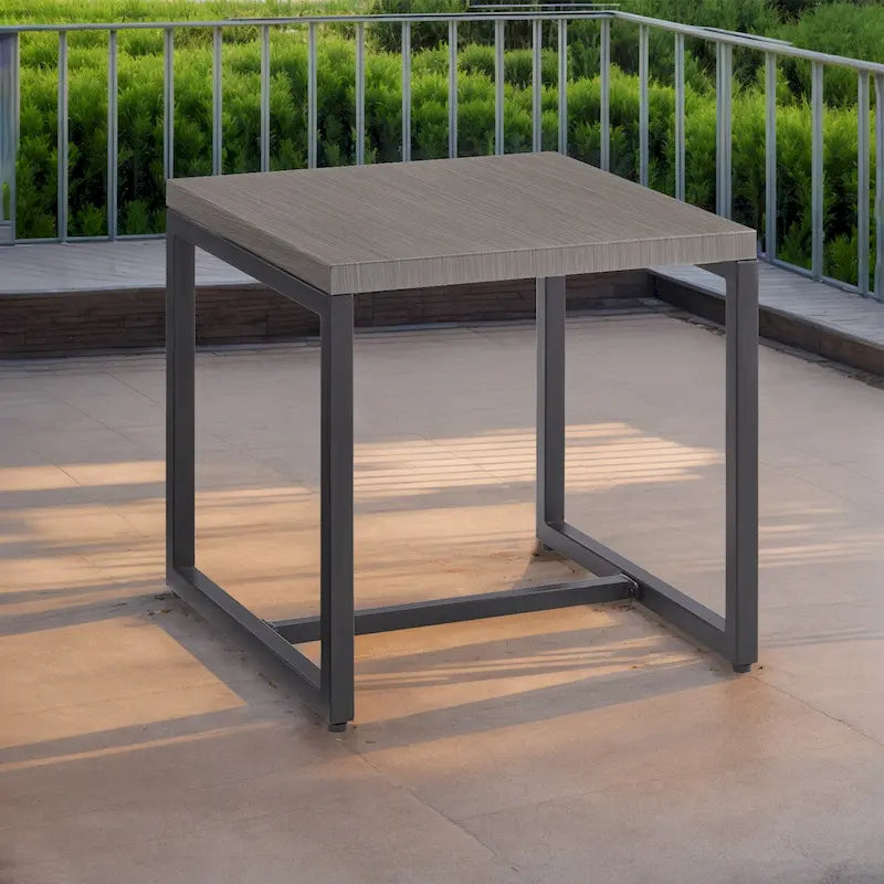 Tables basses de patio pour chaises pivotantes
